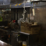 Honna Kotsu - 厨房風景、清潔感に欠ける