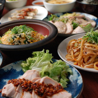 You can choose from 3 types of all-you-can-eat and drink options starting from 3,000 yen!