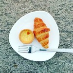 Asiana Business Class Lounge - ミニクロワッサン。