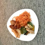 Asiana Business Class Lounge - ポテトやズッキーニなど。