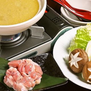 コラーゲンたっぷり＊鶏と野菜の旨味が効く焼鳥屋の≪水炊き鍋≫