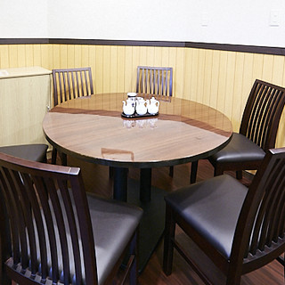 グループに最適の丸テーブル席