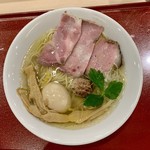 麦と麺助 - 最高級銀付き伊吹いりこのすっきり醤油 味玉イリコそば

