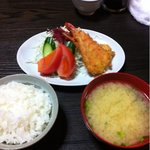 磯料理あらき - 【車エビのセット】車エビフライ、魚の味噌汁
