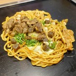 わらい食堂 - 牛すじぼっかけ焼きそば　￥1,166