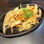 わらい食堂 - 牛ホルモン焼きシマチョウ　￥734