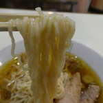 なめらかな中細麺