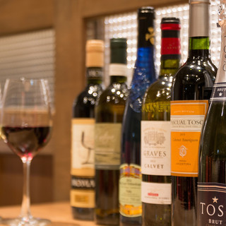 We offer delicious wines carefully selected from all over the world at affordable prices.