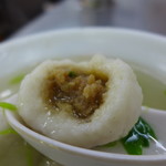 佳興魚丸店 - 中身は肉そぼろ