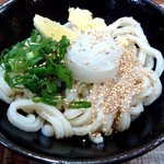 釜ゆでうどん屋本舗 - ぶっかけうどんです、ゴマと生姜はアタクシが入れました。