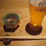 EBISUのお膝元　つきだしは大豆の煮物