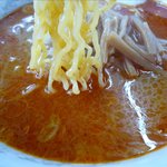 かつ平 - 鉄火麺中辛の麺