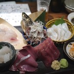 秋葉原魚金 - 数を数える無力さを3点盛りで思い知る。