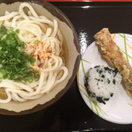 セルフうどん さくらんぼ - かけうどん2玉 ¥280
                                ちくわ天 ¥70
                                おにぎり ¥90