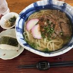 セブンミリオンカントリークラブ - 定休日の限定食事
肉うどん&おにぎり