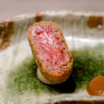 USHIGORO S. - 半レアメンチカツ