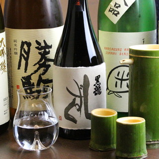 日本酒は常時＜7～10本＞程度ご用意。お料理に合う美酒ばかり