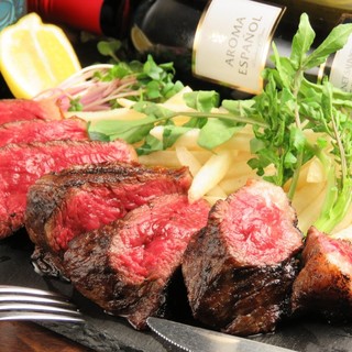 ◆Made with specially selected Japanese black beef◆The meat juices overflow! Marbled Steak *