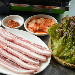 定番旨い！何度でも飽きない★生サムギョプサル◎