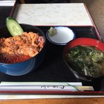 食事処 魚屋の台所 - イクラウニ丼3,500円(日によります)