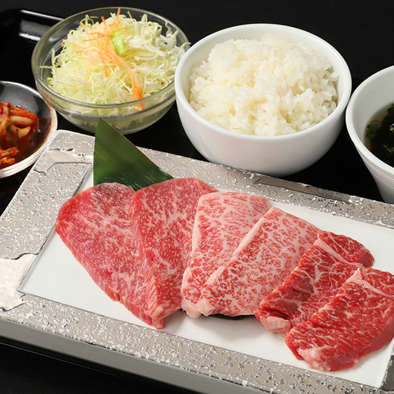 ランチメニュー ｄｏｕｒａｋｕ ドウラク みなとみらい 焼肉 食べログ