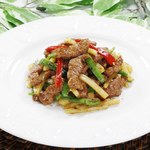 Stir-fried beef ribs and vegetables with pepper