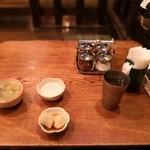 タイ東北料理 イサーン・キッチン - テーブル