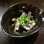 フリーダム ロード - H.30.10.24.夜 つきだし(マグロの皮の湯引き) 100円税込