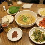 실비집 - セットのパンチャン(お惣菜)