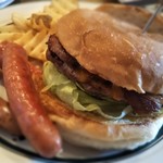 CRUZ BURGERS & CRAFT BEERS - 