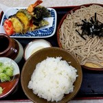 月見 大町店 - 料理写真:ミニ天ざる蕎麦どこがどうミニなんだろう
