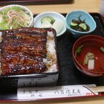 うなぎ処 八百徳支店 - うな重(中)[\2,200]＋ご飯大盛り[\100]