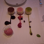 資生堂パーラー - 3種のティラミス・イチゴとフランソワーズのアイスクリームを添えて