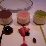 資生堂パーラー - 3種のティラミス・イチゴとフランソワーズのアイスクリームを添えて