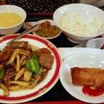 東園 - 牛肉の黒こしょういため