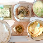 ごはんとおやつ ユズリハプラス - 