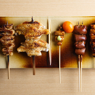 We will serve approximately 20 types of Yakitori (grilled chicken skewers) until the order is placed.