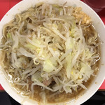 ラーメン二郎 - 小豚野菜からめニンニク少な目