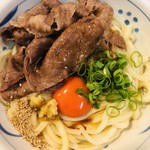 手造りうどん 楽々 - 肉釜玉うどん