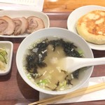 老酒舗 - 焼き餅と海苔雲呑スープセット500円＋アキレス腱冷製150円締めて650円