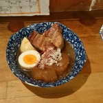 Robatayatai Kakomiya - 目の前の料理をオーダー煮込んだ大根ゆで卵角煮もりもりの一品