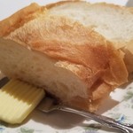 フランス風郷土料理 欅 - 焼きたて「フランスパン」