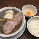 中華そば まるたけ - 全部のせこいにぼ1030えん 蔵王滋養卵のたまごかけごはん160えん