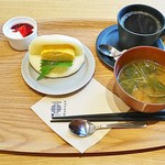 iMakoya - コーヒー（400円＋税）、ふわふわパンモーニング（200円＋税）