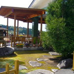 茶力経ケ坂 - 眺望は抜群、庭もさわやかですよ！