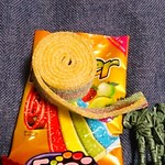 ジャングル - ロールグミ　レインボー　20g　108円　