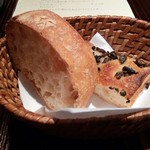 ズッペリア オステリア ピティリアーノ - パン