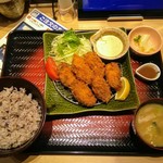 大戸屋ちゃんとごはん - 広島産かきフライ（６個盛り）、ご飯は五穀米の大盛り