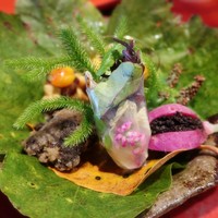 草喰 なかひがし - 毎月楽しみな八寸。
                栗と香茸、秋の花束が美味しかった✨