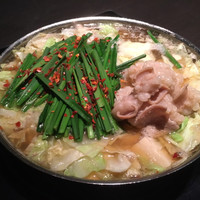 博多もつ鍋 やま中 赤坂店 - もつ鍋 醤油味 1人前￥1700。